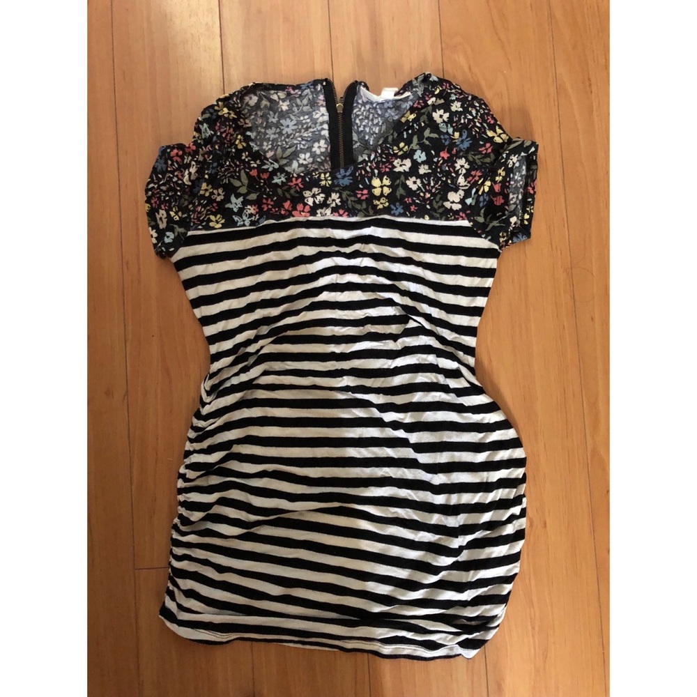 Jessica Simpson Maternity Tee